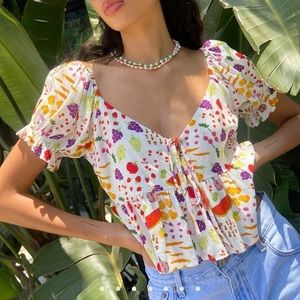Lisa Says Gah lily top in fruit print